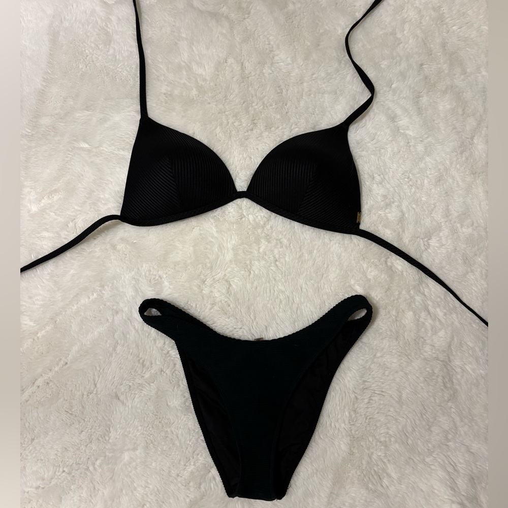 Black ribbed bikini
